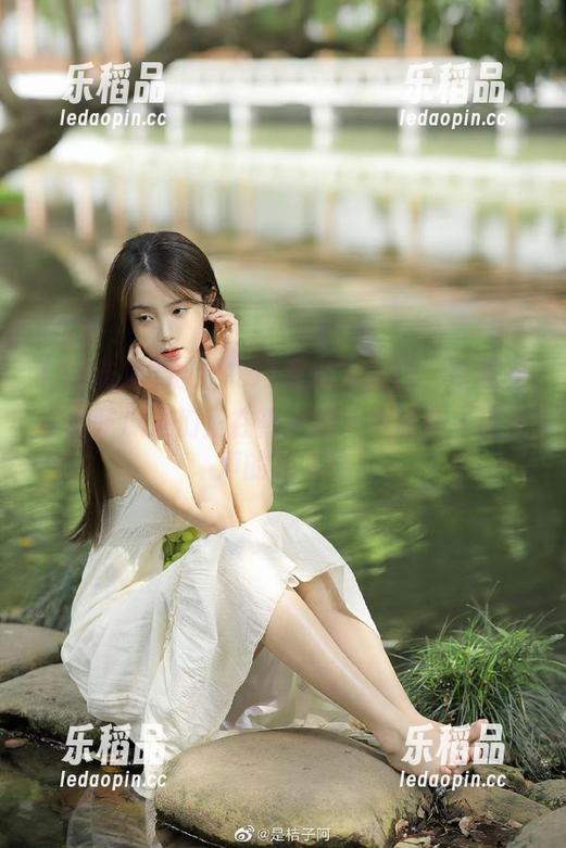 走入“51吃瓜”入口，在线一区的吃瓜友们正在热火朝天地展开一场无声的战斗！