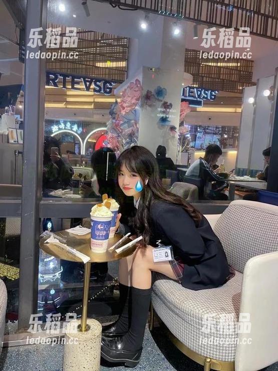 51吃瓜 浪费时间登录51吃瓜,结果被静香的漫画撩到不行!