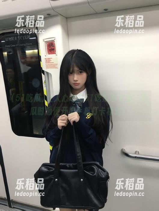 51吃瓜 让人心动的51吃瓜苹果版,吃瓜时顺便开启手机打卡模式?