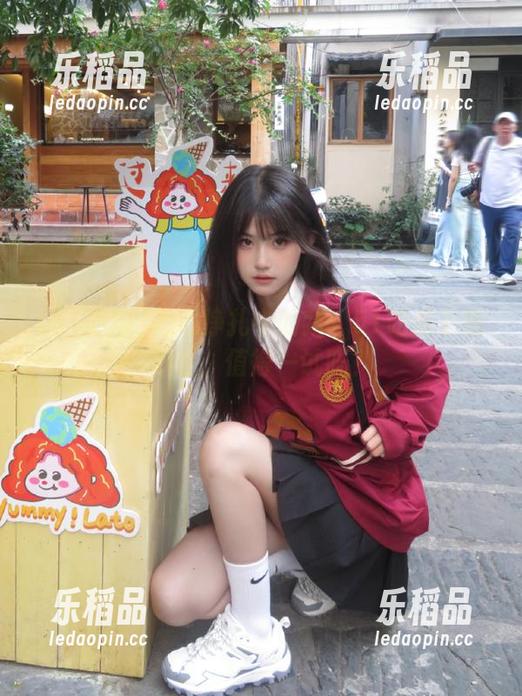 51吃瓜 内心挣扎中的我:51吃瓜下载地址,值得一试吗?