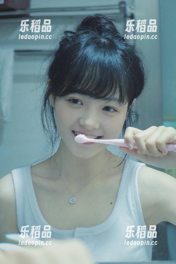 在“51每日吃瓜”入口等着新鲜事，结果只是个悲剧的“观看”合集，嘿嘿