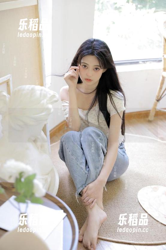 58黑料 我就在58黑料网,而“永不迷路”成了我内心的小鹰,带我飞向幽默!