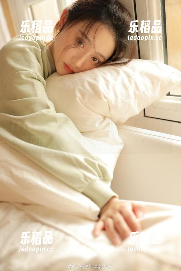 懒人福音：在线获取“718吃瓜网”二维码，吃瓜从此不发愁。