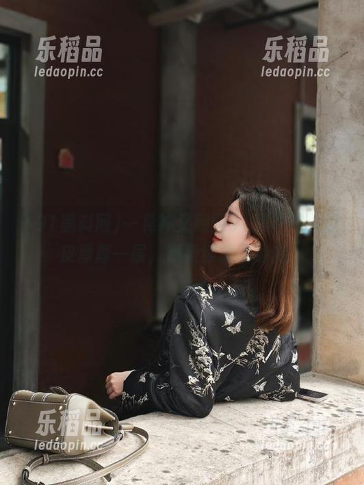 一晃神又刷到91黑料网，瓜皮厚厚一层，视频续集双响炮！