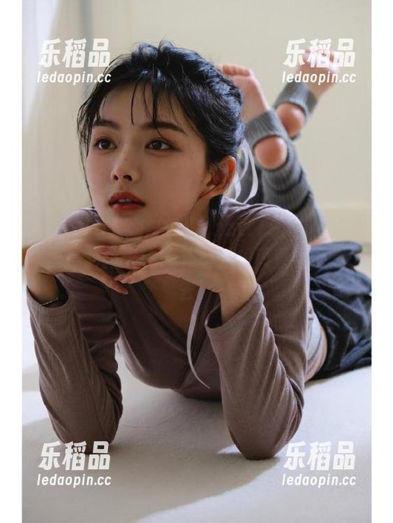 合法的吗？zztt10.ccm的视频里黑料翻天，脑补不停，简直不敢看下去！