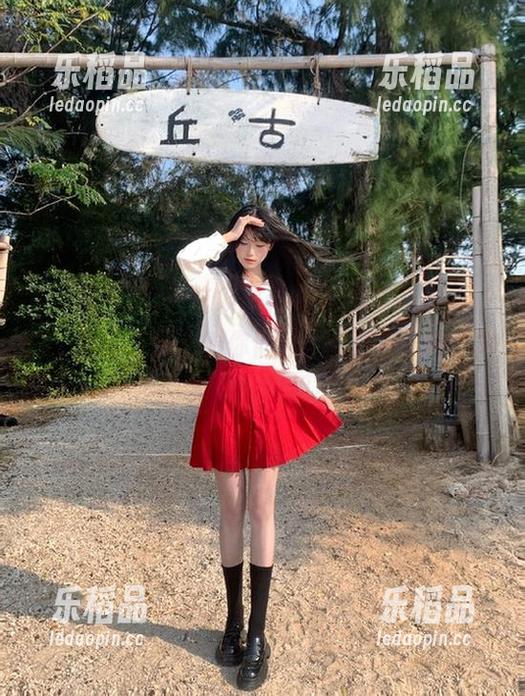 吃瓜黑料 用吃瓜黑料app看新闻有种‘我,就坐在那儿看你们演’的舒服,果然八卦不分时间!