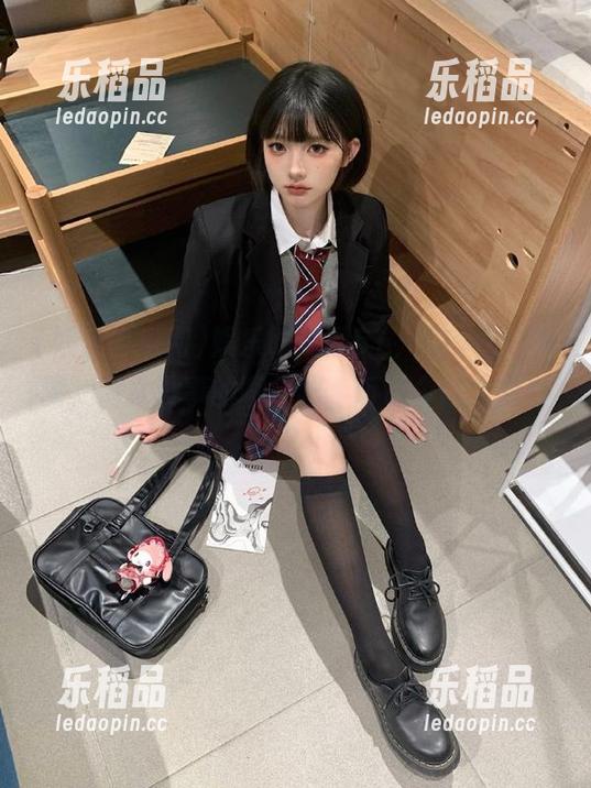 娱乐吃瓜网51，iOS用户专属，潜水没事的聊天吧，听说今晚大事件？