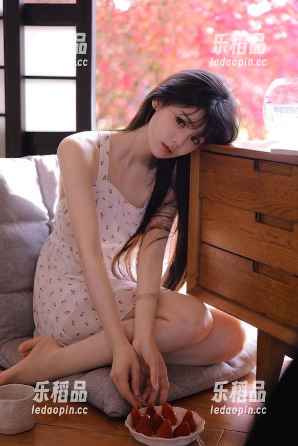 “我要吃瓜网”发布：又是一出狗血剧，我的内心仿佛一片沙漠…