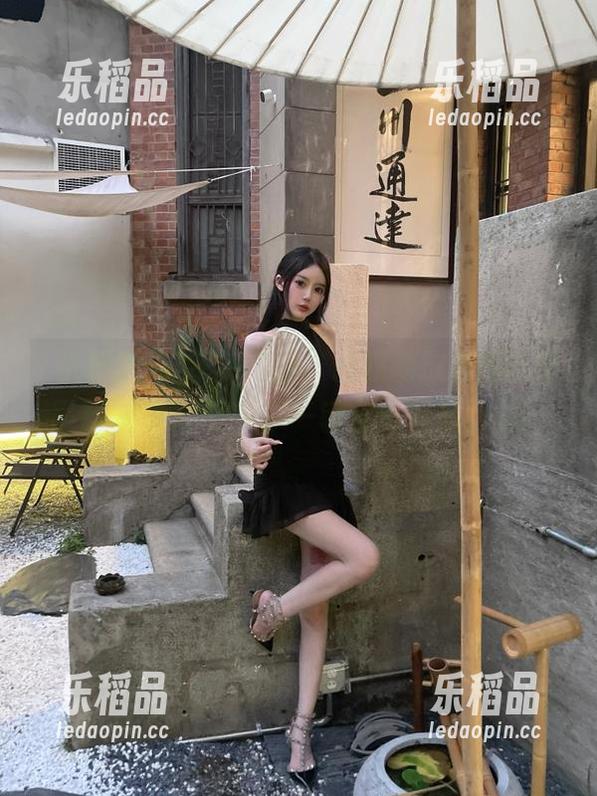 不用出门，爸妈都放心的扒哥黑料新视频APP，一键直击极品八卦！