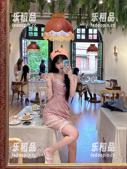 因为信仰“网曝吃瓜”，我常常毫无节制地打开传送门，诸事休想，专心吃瓜就够了！
