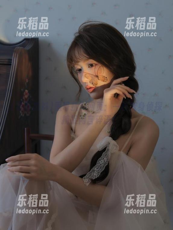 黑哥扒料 黑哥扒料网页:一秒变身侦探,捕捉闲言碎语!