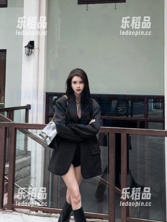 一不小心下载“黑料不打烊”，脑海里这些明星的秘籍就全都出现了，真让人目不暇接；