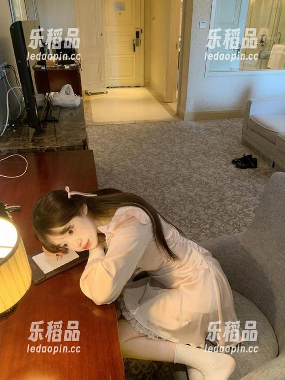 “黑料不打烊,万里长征”app正在上演一场时尚与丑闻的碰撞，谁会是赢家？