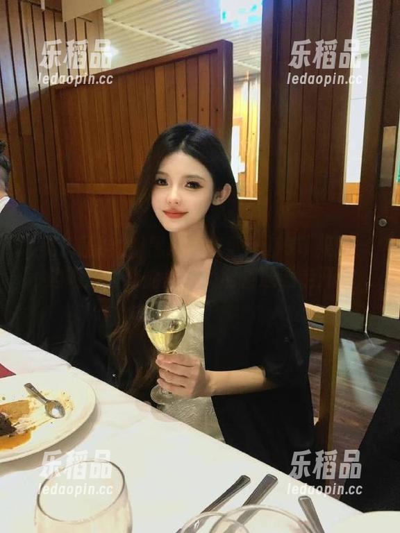 黑料正能量fuli6苹果版：边嗑瓜边收能量，负能量通通走开！