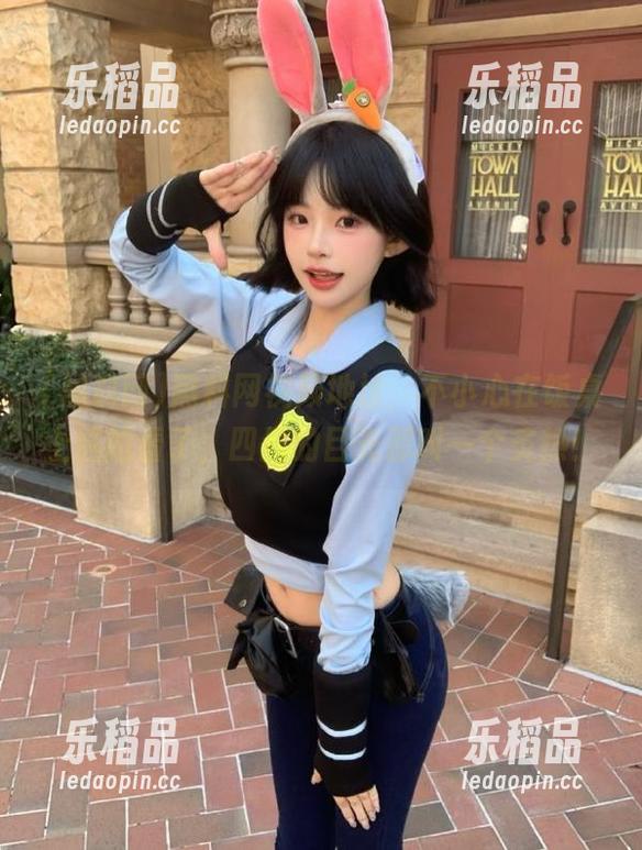 黑料网视频地址，不小心在饭桌上尴尬看了，四周的目光那叫一个炙热！