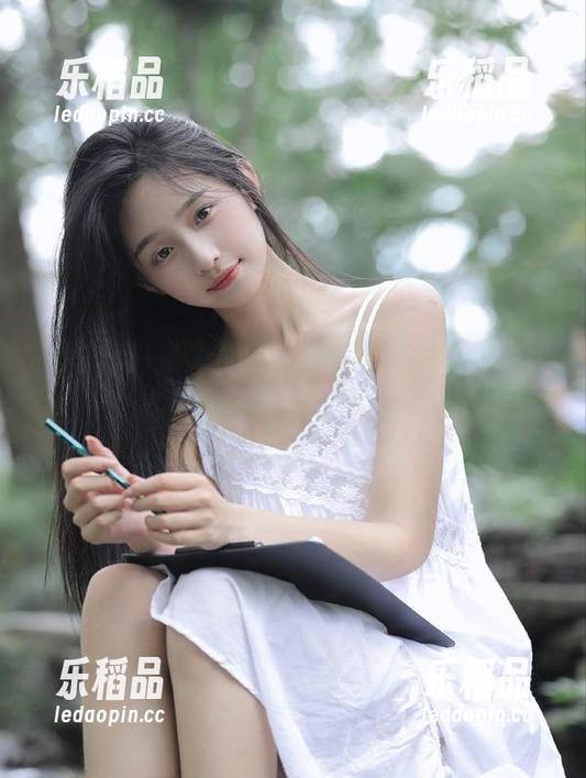 黑料网 资源拉满,黑料网今天的黑料犹如春天的小草,偷偷钻出来了