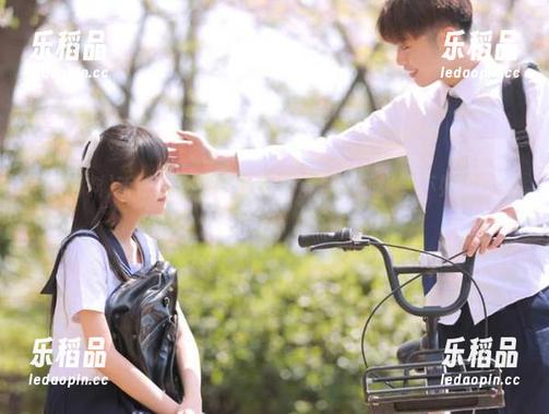 听说黑网料让观看变得异常乖张，不如来试试？